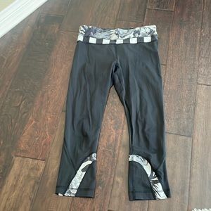 Black lululemon leggings